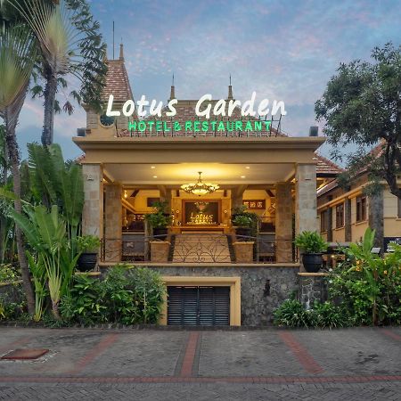 Lotus Garden Hotel By Waringin Hospitality Kediri  Buitenkant foto