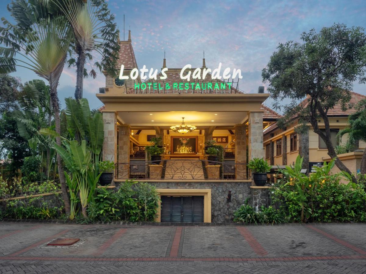 Lotus Garden Hotel By Waringin Hospitality Kediri  Buitenkant foto