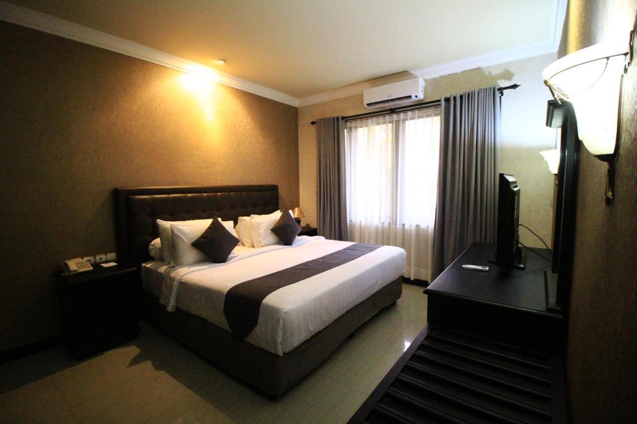 Lotus Garden Hotel By Waringin Hospitality Kediri  Buitenkant foto