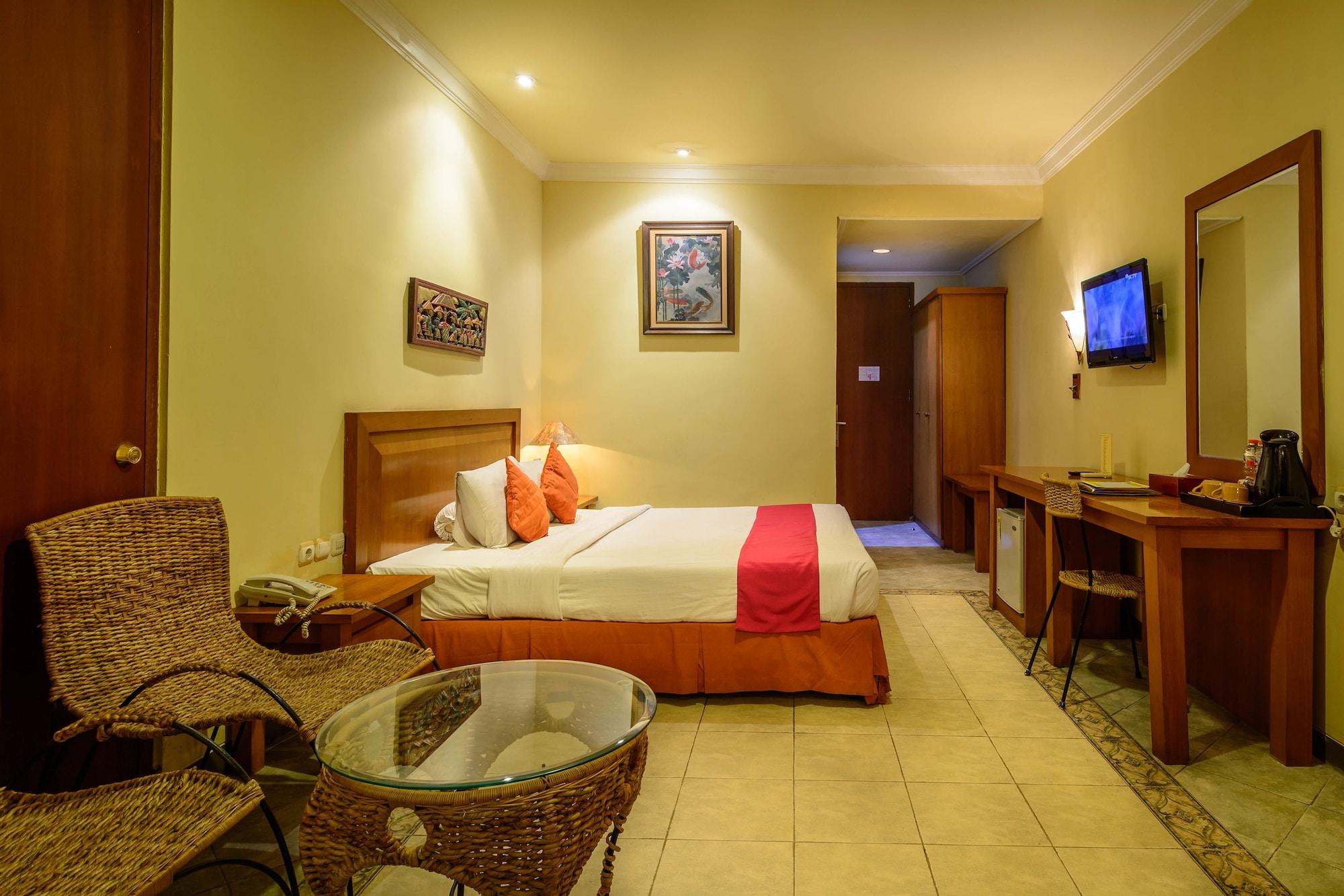 Lotus Garden Hotel By Waringin Hospitality Kediri  Buitenkant foto